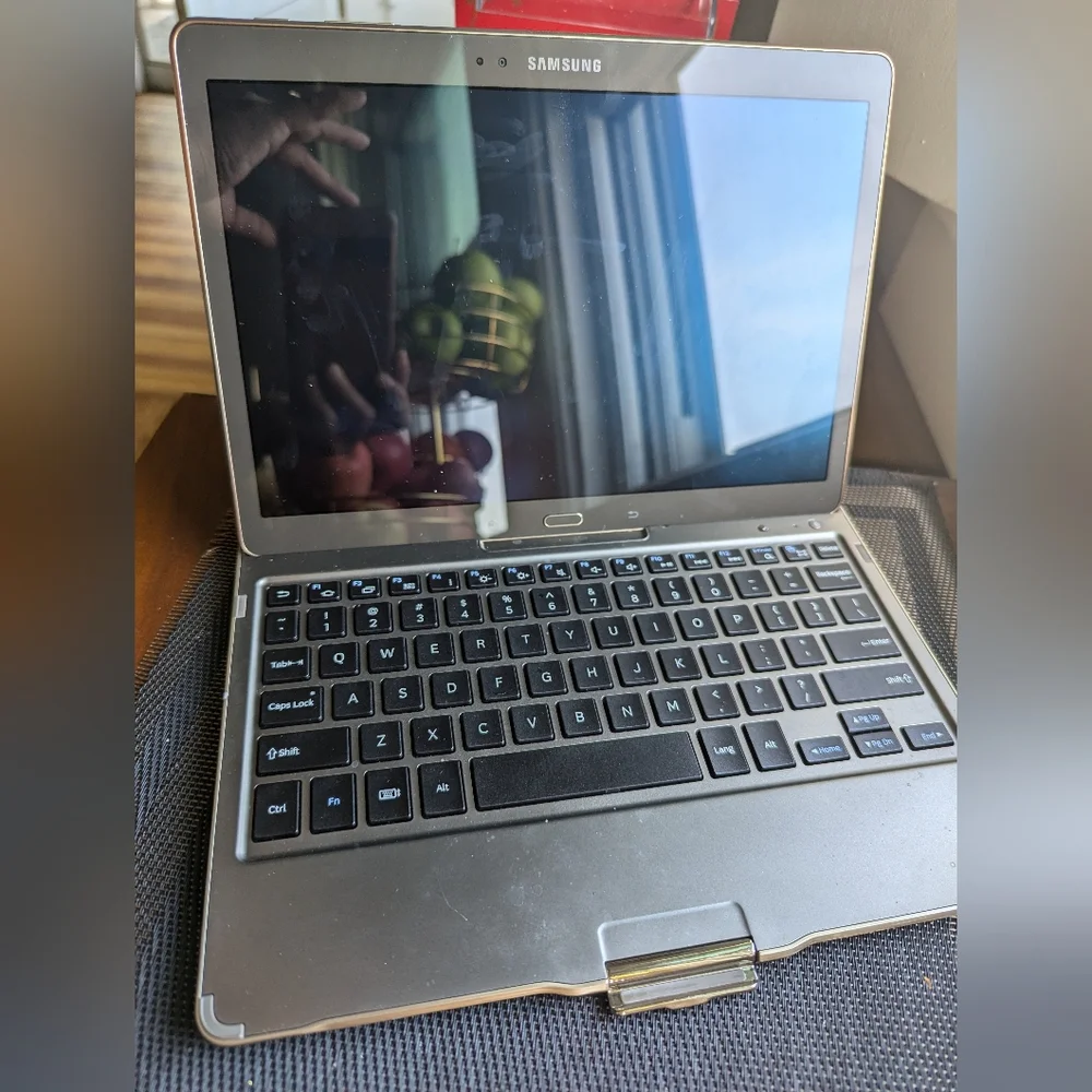 Samsung Galaxy Tab S 10.5in Titanium Bronze with keyboard